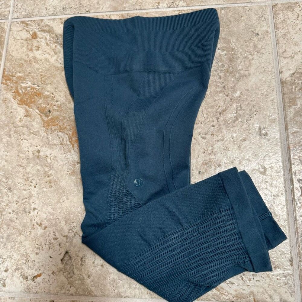 Lululemon athletica (2) stretch crop leggings - dark turquoise blue